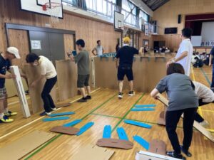 避難所想定　間仕切訓練